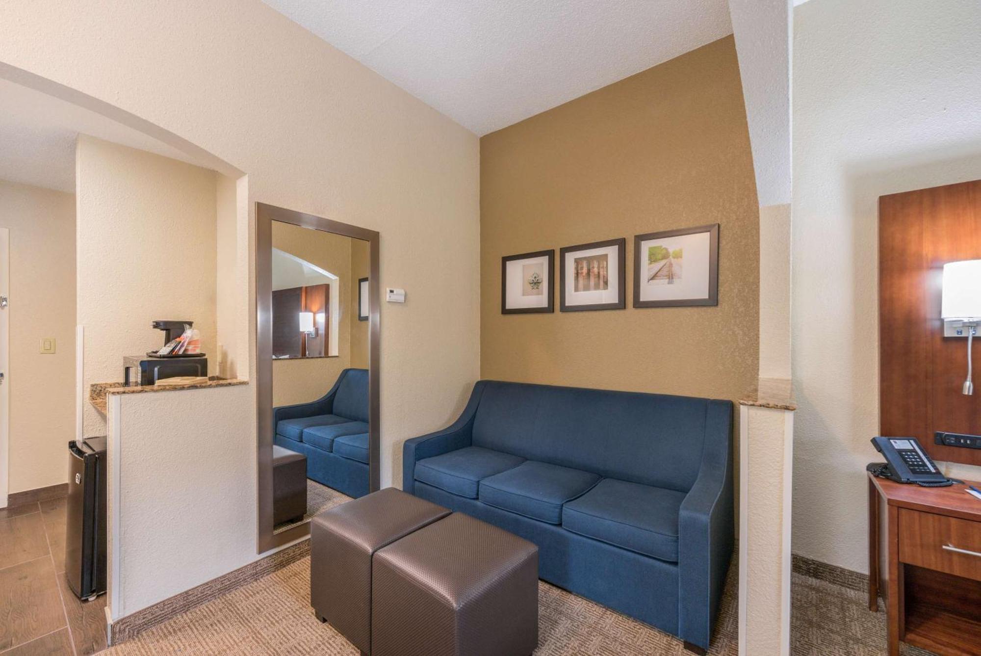 Comfort Hotel 2*